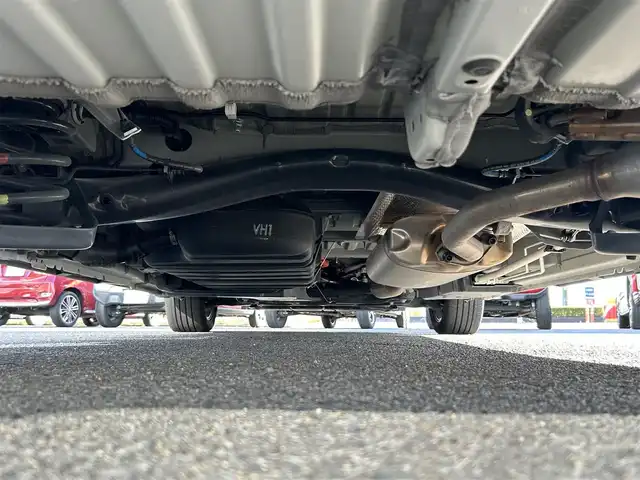 トヨタ ヴォクシー ハイブリッド S－Z 福岡県 2022(令4)年 6万km ホワイトパールクリスタルシャイン ワンオーナー/純正10.5インチDA/純正14インチフリップダウンモニター/モデリスタシグネチャーイルミグリル/トヨタセーフティセンス/アドバンスドパーク/レーダークルーズコントロール/アラウンドビューモニター/ブラインドスポットモニター/プロアクティブドライビングアシスト/リアクロストラフィックアラート/リアカメラディテクション/パーキングサポートブレーキ/安心降車アシスト/ハンズフリーデュアルパワースライドドア/ロードサインアシスト/レーンチェンジアシスト/フロントクロストラフィックアラート/ヘッドアップディスプレイ/電動パーキングブレーキ/オートホールド/オートマチックハイビーム/前席＋後席シートヒーター/ハンドルヒーター/パワーバックドア/デジタルインナーミラー/前方ドラレコ/ETC2.0