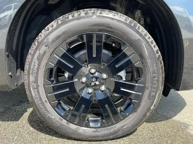 三菱 デリカＤ：５ シャモニー 大阪府 2025(令7)年 0.1千km アメジストブラック 4WD/両側パワースライドドア/パワーバックドア/パワーシート/ハーフレザーシート/シートヒーター/ステアリングヒーター/全方位カメラ/クルーズコントロール/アイドリングストップ/LED/純正18インチAW