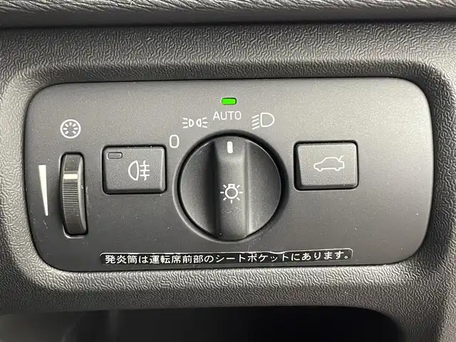 ボルボ Ｖ４０ T－4 SE 富山県 2013(平25)年 11万km 赤 パノラマガラスルーフ　/純正ナビ（ＣＤ　ＤＶＤ　ｂｌｕｅｔｏｏｔｈ）/フルセグTV/バックカメラ/前後コーナーセンサー　/ＥＴＣ　/社外前後ドラレコ（DRV-MR450)/運転席パワーシート・シートメモリー/前席シートヒーター　/オートライト/ＬＥＤヘッドライト　/社外１６インチAW/スマートキー/ＡＣＣ　/ＣｉｔｙＳａｆｅｔｙ　/ＢＬＩＳ（ブラインドスポット）　/レーンキープ/純正マット/保証書、取説