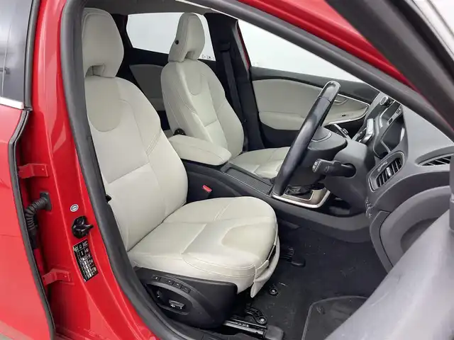 ボルボ Ｖ４０ T－4 SE 富山県 2013(平25)年 11万km 赤 パノラマガラスルーフ　/純正ナビ（ＣＤ　ＤＶＤ　ｂｌｕｅｔｏｏｔｈ）/フルセグTV/バックカメラ/前後コーナーセンサー　/ＥＴＣ　/社外前後ドラレコ（DRV-MR450)/運転席パワーシート・シートメモリー/前席シートヒーター　/オートライト/ＬＥＤヘッドライト　/社外１６インチAW/スマートキー/ＡＣＣ　/ＣｉｔｙＳａｆｅｔｙ　/ＢＬＩＳ（ブラインドスポット）　/レーンキープ/純正マット/保証書、取説