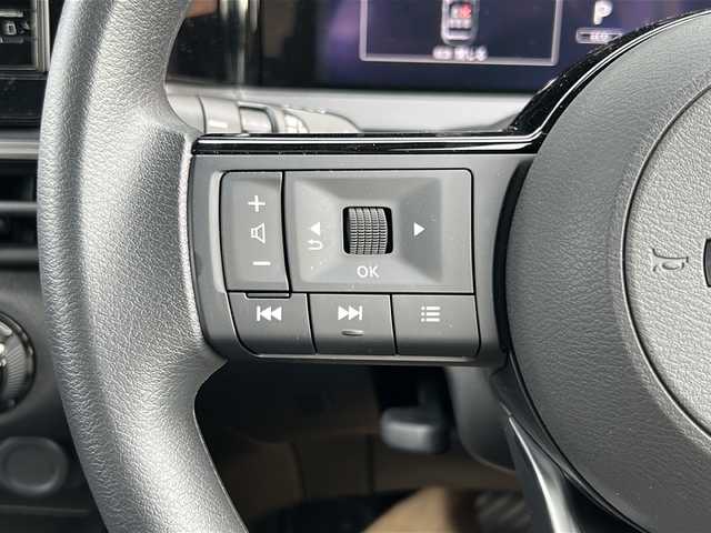 日産 ノート X 福岡県 2024(令6)年 0.5万km ピュアホワイトパール 純正9インチSDナビ/（AM/FM/BT/フルセグTV/SD）/インテリジェントエマージェンシーブレーキ/プロパイロット/バックカメラ/アイドリングストップ/プッシュスタートボタン/スマートキー/スペアキー1本/フロアマット/純正LEDヘッドライト/16インチアルミホイール/コーナーセンサー/横滑り防止装置/衝突被害軽減システム/車線逸脱警報システム/盗難防止システム/オートマチックハイビーム/ETC