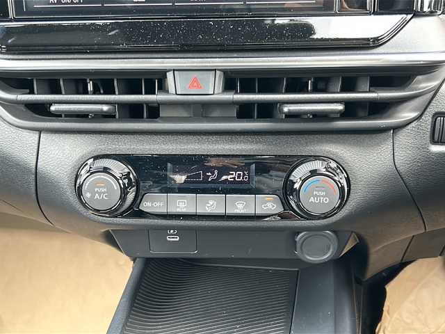 日産 ノート X 福岡県 2024(令6)年 0.5万km ピュアホワイトパール 純正9インチSDナビ/（AM/FM/BT/フルセグTV/SD）/インテリジェントエマージェンシーブレーキ/プロパイロット/バックカメラ/アイドリングストップ/プッシュスタートボタン/スマートキー/スペアキー1本/フロアマット/純正LEDヘッドライト/16インチアルミホイール/コーナーセンサー/横滑り防止装置/衝突被害軽減システム/車線逸脱警報システム/盗難防止システム/オートマチックハイビーム/ETC