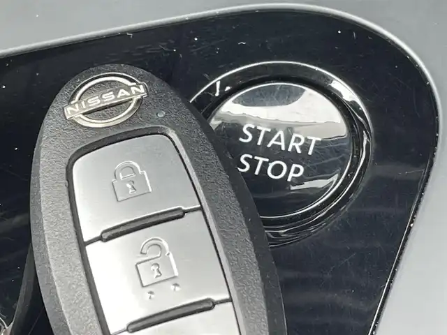 日産 ノート X 福岡県 2021(令3)年 4.9万km オーロラフレアブルーパール プロパイロット/純正９インチナビ/フルセグTV/BT/AM/FM/applecarplay/HDMI/アラウンドビューモニター/スマートルームミラー/エマージェンシーブレーキ/ＢＳＷ/クリアランスソナー/LDW/ワイヤレス充電/LEDオートライト/オートハイビーム/フォグランプ/ビルトインETC2.0/電動パーキング/ブレーキホールド/スマートキー/プッシュスタート