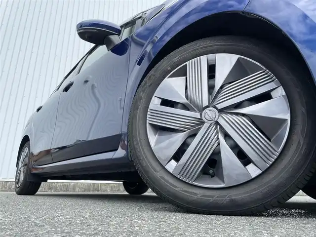 日産 ノート X 福岡県 2021(令3)年 4.9万km オーロラフレアブルーパール プロパイロット/純正９インチナビ/フルセグTV/BT/AM/FM/applecarplay/HDMI/アラウンドビューモニター/スマートルームミラー/エマージェンシーブレーキ/ＢＳＷ/クリアランスソナー/LDW/ワイヤレス充電/LEDオートライト/オートハイビーム/フォグランプ/ビルトインETC2.0/電動パーキング/ブレーキホールド/スマートキー/プッシュスタート