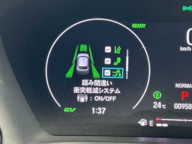 ホンダ ヴェゼル ハイブリッド e:HEV Z 三重県 2024(令6)年 1万km プラチナホワイトパール /純正9インチディスプレイオーディオ//フルセグ//バックカメラ//OPグリル//OPブラックエンブレム//シートヒーター//ハンドルヒーター//追従式クルーズコントロール//衝突軽減ブレーキ//レーンキープアシスト//ブラインドスポットモニター//コーナーセンサー//オートハイビーム//ETC2.0//ドライブレコーダー//電動パーキングブレーキ//オートブレーキホールド//スマートキー×２