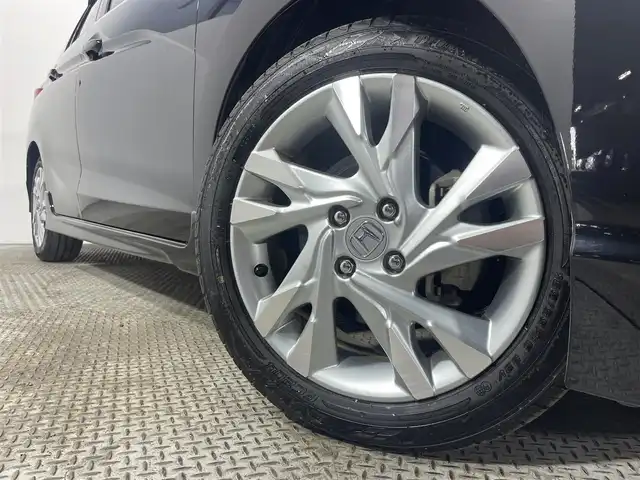 ホンダ シャトル ハイブリッド Z 大阪府 2015(平27)年 5万km クリスタルブラックパール 純正ナビ　バックカメラ　Bluetooth　フルセグTV 衝突軽減　ビルトインETC クルーズコントロール　ハーフレザーシート　オートライト　LEDヘッドライト