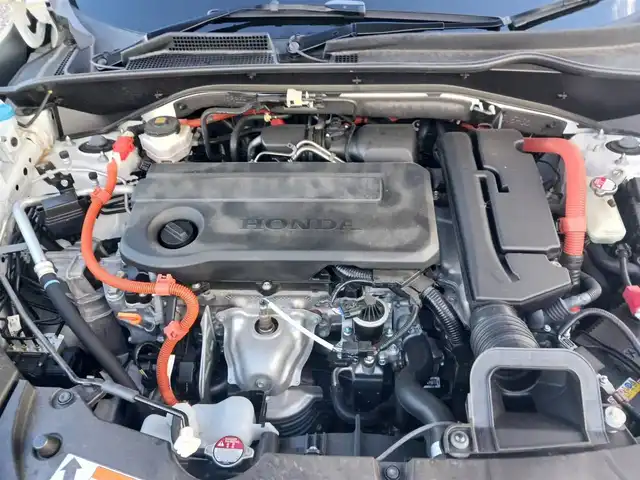 ホンダ ＺＲ－Ｖ ハイブリッド e:HEV Z 山梨県 2022(令4)年 4.2万km プラチナホワイトパール 純正9型ナビ/フルセグTV/ハンズフリーパワーバックドア/全方位モニター/ビルトインETC2.0/レーダークルーズコントロール/コーナーセンサー/ホンダセンシング/・衝突軽減ブレーキ/・前後誤発進抑制機能/・車線維持支援システム/・先行車発進お知らせ機能/・ブラインドスポットモニター/・後退出庫サポート/LEDヘッドランプ/革巻きステアリング/ステアリングヒーター/本革シート/前席パワーシート/シートヒーター/BOSEプレミアムサウンドシステム/純正18インチアルミホイール/スマートキーシステム/禁煙車