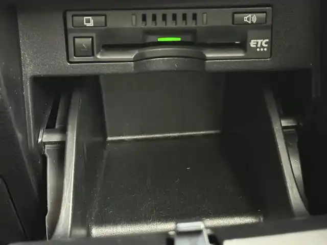 トヨタ アルファードハイブリット S タイプゴールドⅡ 愛知県 2021(令3)年 2.3万km ホワイトパールクリスタルシャイン ワンオーナー/4WD/トヨタセーフティーセンス/・衝突被害軽減システム/・レーダークルーズコントロール/・レーントレーシングアシスト/・横滑り防止装置/純正ナビ/・Bluetoot/・フルセグTV/・バックカメラ/ブラインドスポットモニター/デジタルインナーミラー/ビルトインETC/オートマチックハイビーム/オートライト/三眼LEDヘッドライト/LEDフォグランプ/パワーバックドア/両側パワースライドドア/純正17インチAW/純正フロアマット/プッシュスタート