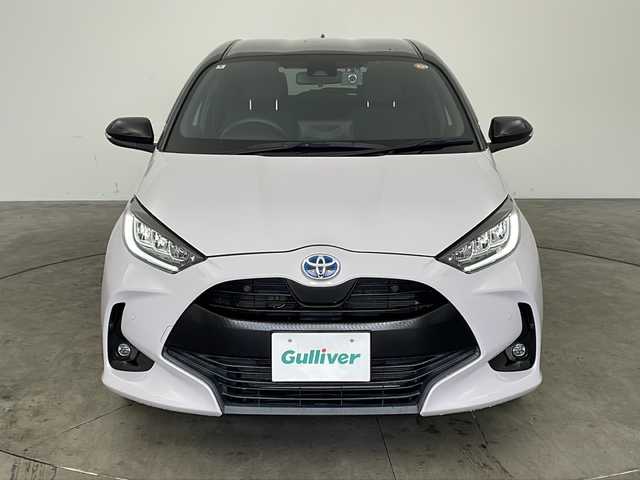 トヨタ ヤリス ハイブリッド Z 兵庫県 2020(令2)年 4.8万km ブラック/アイスピンクメタリック ・ナビ/TV/USB/Miracast/Bluetooth/・バックカメラ/・ビルトインETC2.0/・社外前後ドライブレコーダー/・Toyota　Safety　Sense/・プリクラッシュセーフティ/・レーントレーシングアシスト/・レーダークルーズコントロール/・オートマチックハイビーム/・ロードサインアシスト/・ブラインドスポットモニター/・パーキングサポートブレーキ/・リヤクロストラフィックアラート/・先行車発進告知/・クリアランスソナー/・LEDヘッドライト/・オートライト/・フォグランプ/・前席シートシーター/・純正16インチアルミホイール/・純正フロアマット/・スマートエントリー/・プッシュスタート