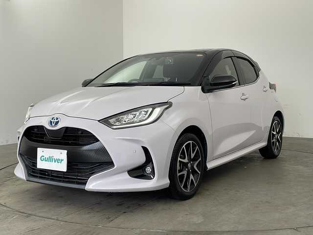 トヨタ ヤリス ハイブリッド Z 兵庫県 2020(令2)年 4.8万km ブラック/アイスピンクメタリック ・ナビ/TV/USB/Miracast/Bluetooth/・バックカメラ/・ビルトインETC2.0/・社外前後ドライブレコーダー/・Toyota　Safety　Sense/・プリクラッシュセーフティ/・レーントレーシングアシスト/・レーダークルーズコントロール/・オートマチックハイビーム/・ロードサインアシスト/・ブラインドスポットモニター/・パーキングサポートブレーキ/・リヤクロストラフィックアラート/・先行車発進告知/・クリアランスソナー/・LEDヘッドライト/・オートライト/・フォグランプ/・前席シートシーター/・純正16インチアルミホイール/・純正フロアマット/・スマートエントリー/・プッシュスタート
