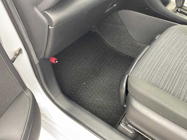 トヨタ ヤリス ハイブリッド Z 兵庫県 2020(令2)年 4.8万km ブラック/アイスピンクメタリック ・ナビ/TV/USB/Miracast/Bluetooth/・バックカメラ/・ビルトインETC2.0/・社外前後ドライブレコーダー/・Toyota　Safety　Sense/・プリクラッシュセーフティ/・レーントレーシングアシスト/・レーダークルーズコントロール/・オートマチックハイビーム/・ロードサインアシスト/・ブラインドスポットモニター/・パーキングサポートブレーキ/・リヤクロストラフィックアラート/・先行車発進告知/・クリアランスソナー/・LEDヘッドライト/・オートライト/・フォグランプ/・前席シートシーター/・純正16インチアルミホイール/・純正フロアマット/・スマートエントリー/・プッシュスタート