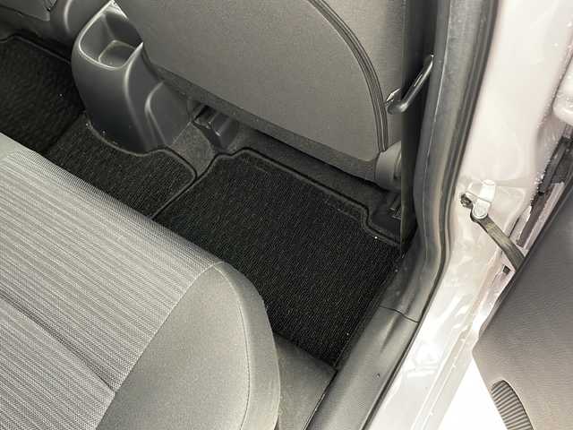 トヨタ ヤリス ハイブリッド Z 兵庫県 2020(令2)年 4.8万km ブラック/アイスピンクメタリック ・ナビ/TV/USB/Miracast/Bluetooth/・バックカメラ/・ビルトインETC2.0/・社外前後ドライブレコーダー/・Toyota　Safety　Sense/・プリクラッシュセーフティ/・レーントレーシングアシスト/・レーダークルーズコントロール/・オートマチックハイビーム/・ロードサインアシスト/・ブラインドスポットモニター/・パーキングサポートブレーキ/・リヤクロストラフィックアラート/・先行車発進告知/・クリアランスソナー/・LEDヘッドライト/・オートライト/・フォグランプ/・前席シートシーター/・純正16インチアルミホイール/・純正フロアマット/・スマートエントリー/・プッシュスタート