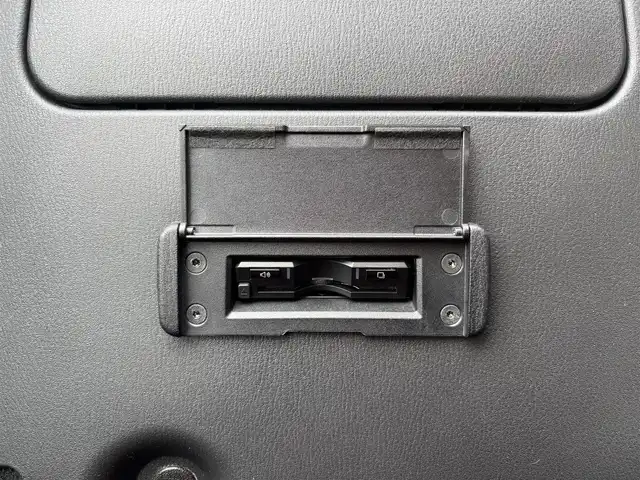 マツダ ロードスター 100周年特別記念車 奈良県 2020(令2)年 4.7万km スノーフレイクホワイトパールマイカ 100周年モデル /BOSEサウンド /HKSマフラー /リアウィングオートエグゼ /AUTOEXGシフトレバー /社外スロットコントロール /BSM /前方ドライブレコーダー  /赤合皮シート /前席シートヒーター