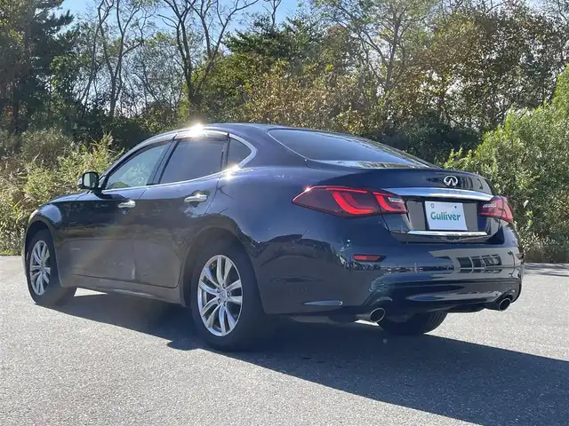 日産 フーガ 370GT FOUR 青森県 2017(平29)年 8.7万km ダークブルー ４WD/純正ナビ/フルセグTV/CD/DVD/BT/ドライブレコーダー/純正エンジンスターター/ETC/後席モニター/D席シートメモリ/前席パワーシート/オートライト/クルーズコントロール/オートライト