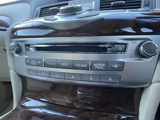 日産 フーガ 370GT FOUR 青森県 2017(平29)年 8.7万km ダークブルー ４WD/純正ナビ/フルセグTV/CD/DVD/BT/ドライブレコーダー/純正エンジンスターター/ETC/後席モニター/D席シートメモリ/前席パワーシート/オートライト/クルーズコントロール/オートライト