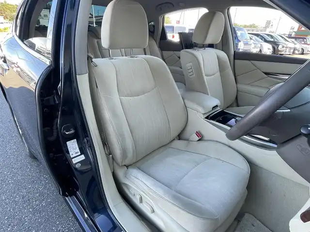 日産 フーガ 370GT FOUR 青森県 2017(平29)年 8.7万km ダークブルー ４WD/純正ナビ/フルセグTV/CD/DVD/BT/ドライブレコーダー/純正エンジンスターター/ETC/後席モニター/D席シートメモリ/前席パワーシート/オートライト/クルーズコントロール/オートライト