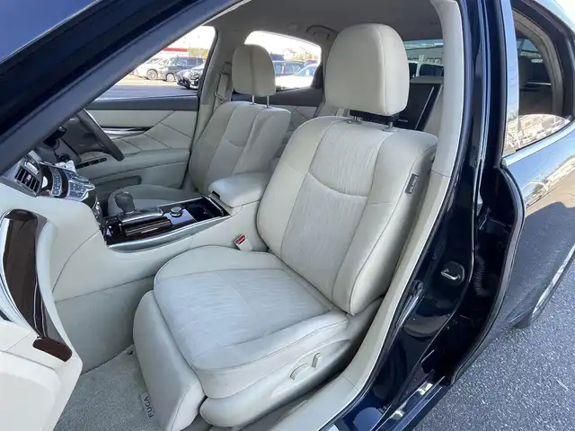 日産 フーガ 370GT FOUR 青森県 2017(平29)年 8.7万km ダークブルー ４WD/純正ナビ/フルセグTV/CD/DVD/BT/ドライブレコーダー/純正エンジンスターター/ETC/後席モニター/D席シートメモリ/前席パワーシート/オートライト/クルーズコントロール/オートライト