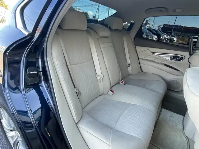 日産 フーガ 370GT FOUR 青森県 2017(平29)年 8.7万km ダークブルー ４WD/純正ナビ/フルセグTV/CD/DVD/BT/ドライブレコーダー/純正エンジンスターター/ETC/後席モニター/D席シートメモリ/前席パワーシート/オートライト/クルーズコントロール/オートライト