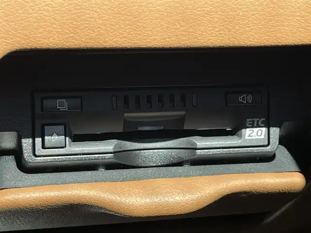 レクサス ＬＣ 500h Lパッケージ 宮崎県 2018(平30)年 5.5万km ラディアントレッドコントラストレイヤリング ガラスパノラマルーフ/レクサスセーフティセンス/・プリクラッシュセーフティ/・レーンキーピングアシスト/・オートマチックハイビーム/・レーダークルーズコントロール/・クリアランスソナー/ブラインドスポットモニター/ヘッドアップディスプレイ/純正10.3インチナビ/CD/DVD/BT/フルセグ/バックカメラ/ビルトインETC2.0/パドルシフト/ステアリングヒーター/本革シート/メモリ付パワーシート/シートヒーター/ベンチレーション/パワートランクリッド/純正LEDヘッドライト/純正21インチアルミホイール