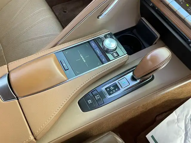 レクサス ＬＣ 500h Lパッケージ 宮崎県 2018(平30)年 5.5万km ラディアントレッドコントラストレイヤリング ガラスパノラマルーフ/レクサスセーフティセンス/・プリクラッシュセーフティ/・レーンキーピングアシスト/・オートマチックハイビーム/・レーダークルーズコントロール/・クリアランスソナー/ブラインドスポットモニター/ヘッドアップディスプレイ/純正10.3インチナビ/CD/DVD/BT/フルセグ/バックカメラ/ビルトインETC2.0/パドルシフト/ステアリングヒーター/本革シート/メモリ付パワーシート/シートヒーター/ベンチレーション/パワートランクリッド/純正LEDヘッドライト/純正21インチアルミホイール