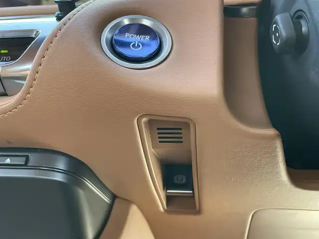 レクサス ＬＣ 500h Lパッケージ 宮崎県 2018(平30)年 5.5万km ラディアントレッドコントラストレイヤリング ガラスパノラマルーフ/レクサスセーフティセンス/・プリクラッシュセーフティ/・レーンキーピングアシスト/・オートマチックハイビーム/・レーダークルーズコントロール/・クリアランスソナー/ブラインドスポットモニター/ヘッドアップディスプレイ/純正10.3インチナビ/CD/DVD/BT/フルセグ/バックカメラ/ビルトインETC2.0/パドルシフト/ステアリングヒーター/本革シート/メモリ付パワーシート/シートヒーター/ベンチレーション/パワートランクリッド/純正LEDヘッドライト/純正21インチアルミホイール