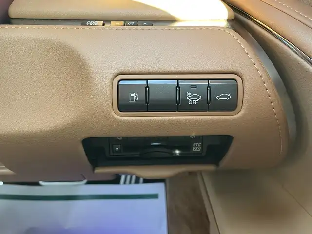 レクサス ＬＣ 500h Lパッケージ 宮崎県 2018(平30)年 5.5万km ラディアントレッドコントラストレイヤリング ガラスパノラマルーフ/レクサスセーフティセンス/・プリクラッシュセーフティ/・レーンキーピングアシスト/・オートマチックハイビーム/・レーダークルーズコントロール/・クリアランスソナー/ブラインドスポットモニター/ヘッドアップディスプレイ/純正10.3インチナビ/CD/DVD/BT/フルセグ/バックカメラ/ビルトインETC2.0/パドルシフト/ステアリングヒーター/本革シート/メモリ付パワーシート/シートヒーター/ベンチレーション/パワートランクリッド/純正LEDヘッドライト/純正21インチアルミホイール