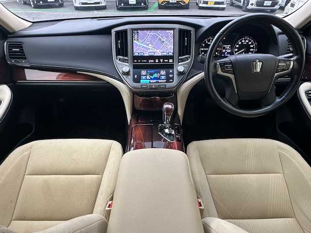 トヨタ クラウン ロイヤル ロイヤルサルーン 茨城県 2013(平25)年 2.8万km ホワイトパールクリスタルシャイン 純正HDDナビ/ 【フルセグ/Bluetooth/CD/DVD】/バックカメラ/クルーズコントロール/ETC/前席パワーシート/LEDヘッドライト/KEDフォグライト/純正フロアマット/スマートキー/電動格納ミラー