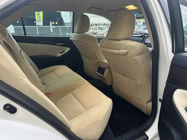 トヨタ クラウン ロイヤル ロイヤルサルーン 茨城県 2013(平25)年 2.8万km ホワイトパールクリスタルシャイン 純正HDDナビ/ 【フルセグ/Bluetooth/CD/DVD】/バックカメラ/クルーズコントロール/ETC/前席パワーシート/LEDヘッドライト/KEDフォグライト/純正フロアマット/スマートキー/電動格納ミラー