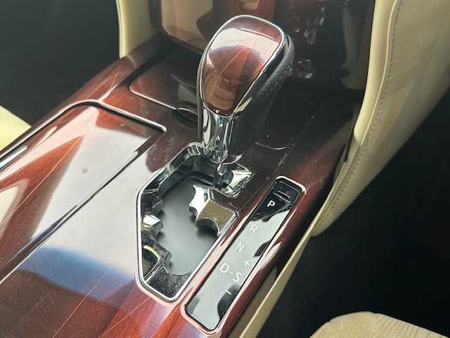 トヨタ クラウン ロイヤル ロイヤルサルーン 茨城県 2013(平25)年 2.8万km ホワイトパールクリスタルシャイン 純正HDDナビ/ 【フルセグ/Bluetooth/CD/DVD】/バックカメラ/クルーズコントロール/ETC/前席パワーシート/LEDヘッドライト/KEDフォグライト/純正フロアマット/スマートキー/電動格納ミラー