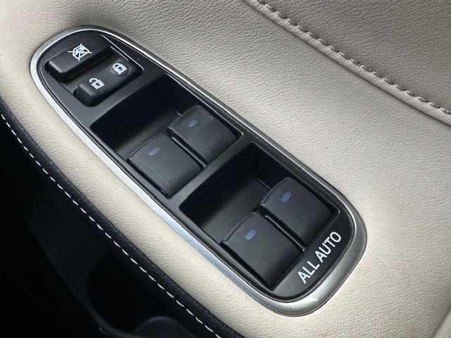 トヨタ クラウン ロイヤル ロイヤルサルーン 茨城県 2013(平25)年 2.8万km ホワイトパールクリスタルシャイン 純正HDDナビ/ 【フルセグ/Bluetooth/CD/DVD】/バックカメラ/クルーズコントロール/ETC/前席パワーシート/LEDヘッドライト/KEDフォグライト/純正フロアマット/スマートキー/電動格納ミラー