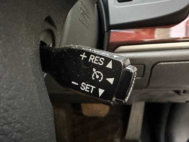 トヨタ クラウン ロイヤル ロイヤルサルーン 茨城県 2013(平25)年 2.8万km ホワイトパールクリスタルシャイン 純正HDDナビ/ 【フルセグ/Bluetooth/CD/DVD】/バックカメラ/クルーズコントロール/ETC/前席パワーシート/LEDヘッドライト/KEDフォグライト/純正フロアマット/スマートキー/電動格納ミラー