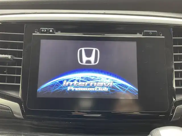 ホンダ オデッセイ アブソルート・Xホンダセンジング 埼玉県 2016(平28)年 4.3万km ホワイトオーキッドパール 純正ナビ　全方位　両側電動　ＥＴＣ　ＬＥＤ　ドライブレコーダー　衝突被害軽減　フルセグＴＶ　Ｂｌｕｅｔｏｏｔｈ　ＵＳＢ　ＨＤＭＩ　　パワーシート　ＭＴモード付ＡＴ　スマートキー　３列シート