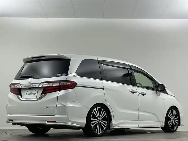 ホンダ オデッセイ アブソルート・Xホンダセンジング 埼玉県 2016(平28)年 4.3万km ホワイトオーキッドパール 純正ナビ　全方位　両側電動　ＥＴＣ　ＬＥＤ　ドライブレコーダー　衝突被害軽減　フルセグＴＶ　Ｂｌｕｅｔｏｏｔｈ　ＵＳＢ　ＨＤＭＩ　　パワーシート　ＭＴモード付ＡＴ　スマートキー　３列シート