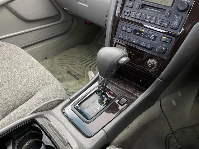トヨタ マークⅡ グランデ 福井県 1997(平9)年 12.7万km ホワイトパールマイカ 純正オーディオ/社外アルミ付夏タイヤ車載/純正ヘッドライト/純正フロントフォグ/電動格納ミラー/リモコンキー/パワーシート