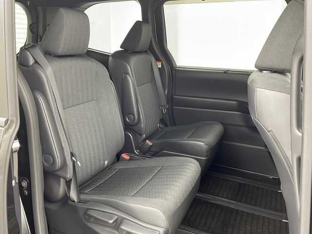 トヨタ ヴォクシー ハイブリッド S－G 茨城県 2022(令4)年 4.1万km グリッターブラックガラスフレーク 純正メモリナビ/CD/DVD/Bluetooth/フルセグ/HDMI/バックカメラ/前後ドライブレコーダー/ドアバイザー/ヘッドライトレベライザー/LEDヘッドライト/純正16インチAW/アダプティブクルーズコントロール/スマートキー2本/LED