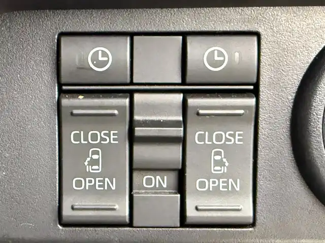 トヨタ ルーミー カスタムG 埼玉県 2022(令4)年 1.2万km パールホワイトⅢ 純正８型ＤＡ　全方位　温シート　両側電動　ＥＴＣ　オートハイビーム コーナーセンサー レーダークルーズコントロール レーンキープアシスト 衝突軽減システム 純正14インチホイール スペアキー