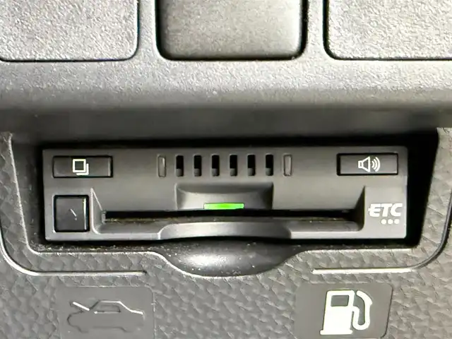 トヨタ ルーミー カスタムG 埼玉県 2022(令4)年 1.2万km パールホワイトⅢ 純正８型ＤＡ　全方位　温シート　両側電動　ＥＴＣ　オートハイビーム コーナーセンサー レーダークルーズコントロール レーンキープアシスト 衝突軽減システム 純正14インチホイール スペアキー