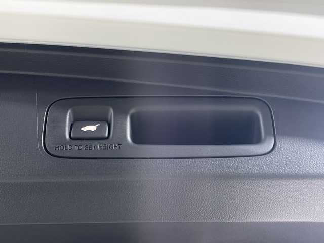 ホンダ ステップワゴン スパーダ eHEV 神奈川県 2025(令7)年 0.1千km プラチナホワイトパール 登録済未使用車/e:HEV/ホンダセンシング/11.4インチナビ/Honda CONNECT/ワンオーナー/前席シートヒーター/LEDヘッドライト/スマートキー/スペアキー/メモリナビ/フルセグテレビ/バックカメラ/アイドリングストップ/オットマン/プッシュスタート/ステアリングスイッチ/電動パーキングブレーキ/ブレーキオートホールド/両側パワースライドドア/パワーバックドア/オートライト/オートマチックハイビーム/フォグランプ/電動格納ミラー/取扱説明書/保証書/衝突軽減ブレーキ/後方誤発進抑制機能/歩行者事故低減ステアリング/渋滞追従機能付アダプティブクルーズコントロール/車線維持支援システム/先行者発信お知らせ機能/急アクセル抑制スイッチ/誤発進抑制機能/近距離衝突軽減ブレーキ/路外逸脱抑制機能/トラフィックジャムアシスト/標識認識機能/ブラインドスポットインフォメーション