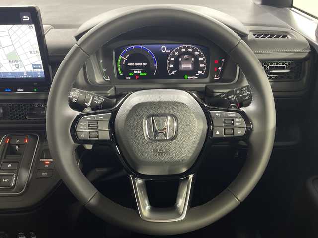 ホンダ ステップワゴン スパーダ eHEV 神奈川県 2025(令7)年 0.1千km プラチナホワイトパール 登録済未使用車/e:HEV/ホンダセンシング/11.4インチナビ/Honda CONNECT/ワンオーナー/前席シートヒーター/LEDヘッドライト/スマートキー/スペアキー/メモリナビ/フルセグテレビ/バックカメラ/アイドリングストップ/オットマン/プッシュスタート/ステアリングスイッチ/電動パーキングブレーキ/ブレーキオートホールド/両側パワースライドドア/パワーバックドア/オートライト/オートマチックハイビーム/フォグランプ/電動格納ミラー/取扱説明書/保証書/衝突軽減ブレーキ/後方誤発進抑制機能/歩行者事故低減ステアリング/渋滞追従機能付アダプティブクルーズコントロール/車線維持支援システム/先行者発信お知らせ機能/急アクセル抑制スイッチ/誤発進抑制機能/近距離衝突軽減ブレーキ/路外逸脱抑制機能/トラフィックジャムアシスト/標識認識機能/ブラインドスポットインフォメーション