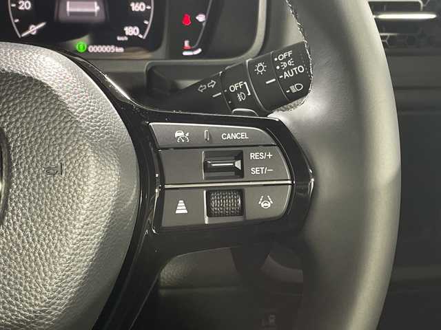 ホンダ ステップワゴン スパーダ eHEV 神奈川県 2025(令7)年 0.1千km プラチナホワイトパール 登録済未使用車/e:HEV/ホンダセンシング/11.4インチナビ/Honda CONNECT/ワンオーナー/前席シートヒーター/LEDヘッドライト/スマートキー/スペアキー/メモリナビ/フルセグテレビ/バックカメラ/アイドリングストップ/オットマン/プッシュスタート/ステアリングスイッチ/電動パーキングブレーキ/ブレーキオートホールド/両側パワースライドドア/パワーバックドア/オートライト/オートマチックハイビーム/フォグランプ/電動格納ミラー/取扱説明書/保証書/衝突軽減ブレーキ/後方誤発進抑制機能/歩行者事故低減ステアリング/渋滞追従機能付アダプティブクルーズコントロール/車線維持支援システム/先行者発信お知らせ機能/急アクセル抑制スイッチ/誤発進抑制機能/近距離衝突軽減ブレーキ/路外逸脱抑制機能/トラフィックジャムアシスト/標識認識機能/ブラインドスポットインフォメーション