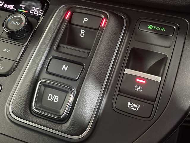 ホンダ ステップワゴン スパーダ eHEV 神奈川県 2025(令7)年 0.1千km プラチナホワイトパール 登録済未使用車/e:HEV/ホンダセンシング/11.4インチナビ/Honda CONNECT/ワンオーナー/前席シートヒーター/LEDヘッドライト/スマートキー/スペアキー/メモリナビ/フルセグテレビ/バックカメラ/アイドリングストップ/オットマン/プッシュスタート/ステアリングスイッチ/電動パーキングブレーキ/ブレーキオートホールド/両側パワースライドドア/パワーバックドア/オートライト/オートマチックハイビーム/フォグランプ/電動格納ミラー/取扱説明書/保証書/衝突軽減ブレーキ/後方誤発進抑制機能/歩行者事故低減ステアリング/渋滞追従機能付アダプティブクルーズコントロール/車線維持支援システム/先行者発信お知らせ機能/急アクセル抑制スイッチ/誤発進抑制機能/近距離衝突軽減ブレーキ/路外逸脱抑制機能/トラフィックジャムアシスト/標識認識機能/ブラインドスポットインフォメーション