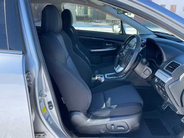 スバル レヴォーグ 1．6GT－S アイサイト 道央・札幌 2014(平26)年 4.4万km アイスシルバーメタリック ４WD/社外SDナビ/SD/DVD/BT/フルセグ/アイサイト/衝突被害軽減ブレーキ/横滑り防止装置/レーダークルーズコントロール/レーンキープアシスト/ヒルスタートアシスト/バックカメラ/ビルトインETC/アイドリングストップ/SI-DRIVE/前席パワーシート/革巻きステアリング/パドルシフト/電動パーキング/プッシュスタート/スマートキー/LEDヘッドライト/オートライト/フォグランプ/電動格納ミラー/ウィンカーミラー/純正フロアマット/ドアバイザー/スペアキー/社外AW付冬タイヤ積込/215/50/R17/2016年/山6mm