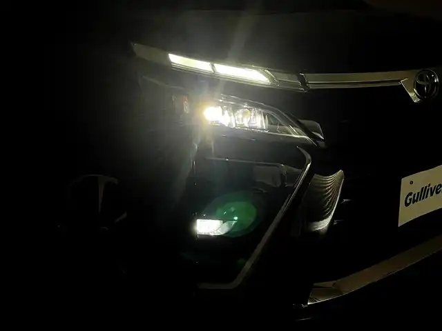 トヨタ ヴォクシー ZS 煌Ⅲ 群馬県 2021(令3)年 4.5万km ブラック 純正10インチナビ(NSZN-Z68T)/・AM/FM/CD/DVD/SD/Bluetooth/フルセグTV/純正12インチフリップダウンモニター/両側パワースライドドア/トヨタセーフティセンス/・プリクラッシュセーフティシステム/・レーンディパーチャーアラート/・オートマチックハイビーム/クルーズコントロール/純正ビルトインETC2.0/バックカメラ/前後ドライブレコーダー/アイドリングストップ/ZS煌III 専用ハーフレザーシート