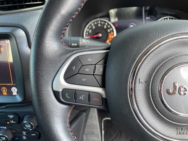 クライスラー・ジープ ジープ レネゲード トレイルホーク 青森県 2020(令2)年 5.9万km ブラック 純正ナビ/・Bluetooth/・フルセグテレビ /・AM/FM/社外レーダー（ZERO707LV)/ディスプレイオーディオ/・AppleCarPlay/・AndroidAuto/バックカメラ/前後ドライブレコーダー/LEDヘッドライト/・オートライト/後方コーナーセンサー /衝突軽減ブレーキ/・ブラインドスポットアシスト/保証書/・取扱説明書/・スペアキー