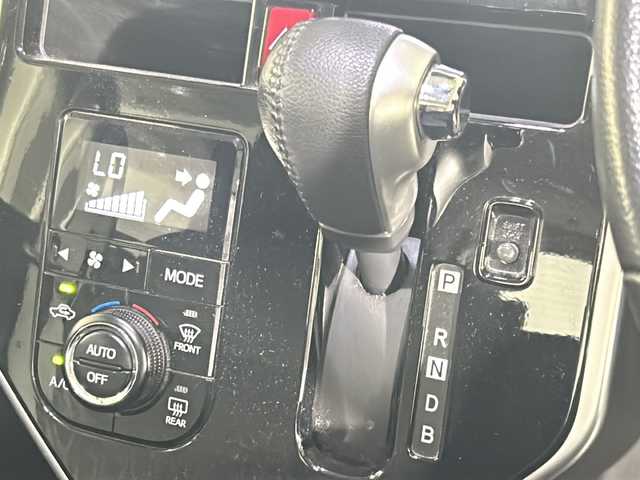 トヨタ タンク カスタムG－T 沖縄県 2020(令2)年 6万km ブラックマイカメタリック 県外仕入/禁煙車/純正SDナビ/CD/DVD/SD/BT/フルセグ/バックカメラ/ETC/衝突被害軽減システム/レーンキープアシスト/クルーズコントロール/コーナーセンサー/横滑り防止装置/オートマチックハイビーム/アイドリングストップ/両側パワースライドドア/LEDヘッドライト/オートライト/純正１５インチAW/純正フロアマット/プッシュスタート/スマートキー/スペアキー/取扱説明書/保証書