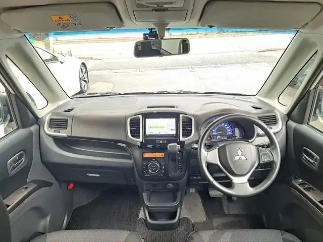 三菱 デリカＤ：２ S 大阪府 2014(平26)年 8.6万km シルキーシルバーメタリック /禁煙車//ディーラー純正SDナビ(NR-MZ33)/・Bluetooth・CD・DVD・iPod・FM・AM・AUX//両側パワースライドドア//HIDヘッドライト//衝突被害軽減ブレーキ//プッシュスタートボタン//クルーズコントロール//バックカメラ//オートエアコン//前方ドライブレコーダー(TZ-D004)//純正15インチアルミホイール//ドアバイザー//スペアキー