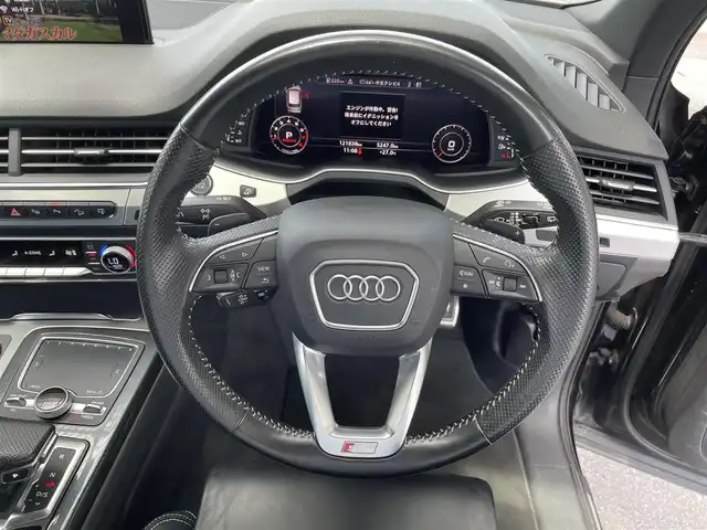 アウディ Ｑ７ 3.0TFSI クワトロ Sライン PKG 三重県 2017(平29)年 12.2万km ディープブラックパールエフェクト 登録時121837km/禁煙車/純正ナビ(AM/FM/CD/DVD/AUX/USB/ワンセグ/Bluetooth)/レザーシート/前席、2列目シートヒーター/前席パワーシート/ETC/前後ドライブレコーダー/全方位カメラ/シートメモリ機能/パーキングアシスト/ハンズフリーパワーバックドア/LED/パドルシフト/オートクルーズコントロール/オートライト/オートハイビーム/前後ソナー/横滑り防止装置/レーンキープアシスト/ダウンヒルアシストコントロール/ルーフレール/電子パーキング/オートホールドブレーキ/プッシュスタート/スマートキー×2