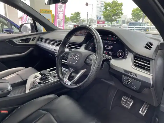 アウディ Ｑ７ 3.0TFSI クワトロ Sライン PKG 三重県 2017(平29)年 12.2万km ディープブラックパールエフェクト 登録時121837km/禁煙車/純正ナビ(AM/FM/CD/DVD/AUX/USB/ワンセグ/Bluetooth)/レザーシート/前席、2列目シートヒーター/前席パワーシート/ETC/前後ドライブレコーダー/全方位カメラ/シートメモリ機能/パーキングアシスト/ハンズフリーパワーバックドア/LED/パドルシフト/オートクルーズコントロール/オートライト/オートハイビーム/前後ソナー/横滑り防止装置/レーンキープアシスト/ダウンヒルアシストコントロール/ルーフレール/電子パーキング/オートホールドブレーキ/プッシュスタート/スマートキー×2