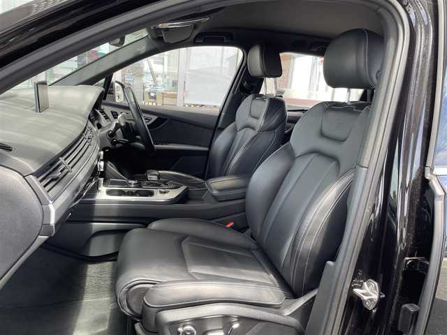 アウディ Ｑ７ 3.0TFSI クワトロ Sライン PKG 三重県 2017(平29)年 12.2万km ディープブラックパールエフェクト 登録時121837km/禁煙車/純正ナビ(AM/FM/CD/DVD/AUX/USB/ワンセグ/Bluetooth)/レザーシート/前席、2列目シートヒーター/前席パワーシート/ETC/前後ドライブレコーダー/全方位カメラ/シートメモリ機能/パーキングアシスト/ハンズフリーパワーバックドア/LED/パドルシフト/オートクルーズコントロール/オートライト/オートハイビーム/前後ソナー/横滑り防止装置/レーンキープアシスト/ダウンヒルアシストコントロール/ルーフレール/電子パーキング/オートホールドブレーキ/プッシュスタート/スマートキー×2