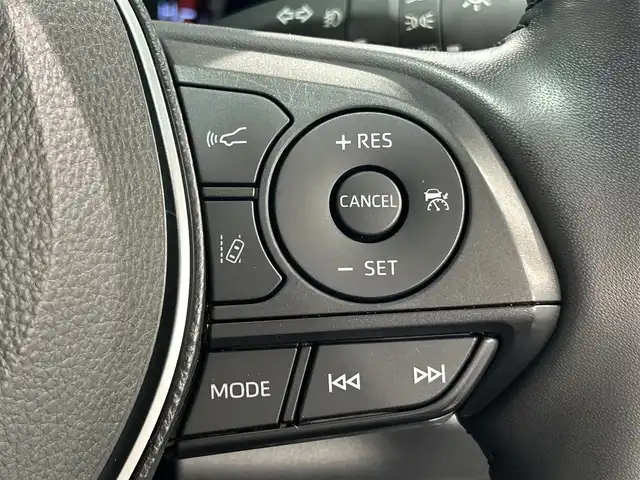 トヨタ ＲＡＶ４ G 愛知県 2019(令1)年 0.7万km ホワイトパールクリスタルシャイン 純正９インチナビ/プリクラッシュセーフティ/レーダークルーズコントロール/レーントレーシングアシスト/ブラインドスポットモニター/クリアランスソナー/先行車発進告知/バックカメラ/パワーバックドア/シートヒーター/シートメモリー/ハンドルヒーター/前後ドライブレコーダー/ビルトインＥＴＣ２．０/アクセサリーソケット/純正フロアマット/純正18インチアルミホイール